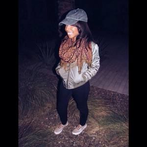 Meet your Posher, Candice